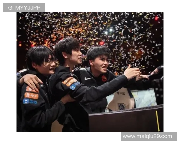 实时新闻深入分析FPX战队的团队配合与战术执行在DOTA2中的影响力